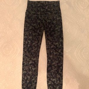 Lululemon Camo Wunder Under